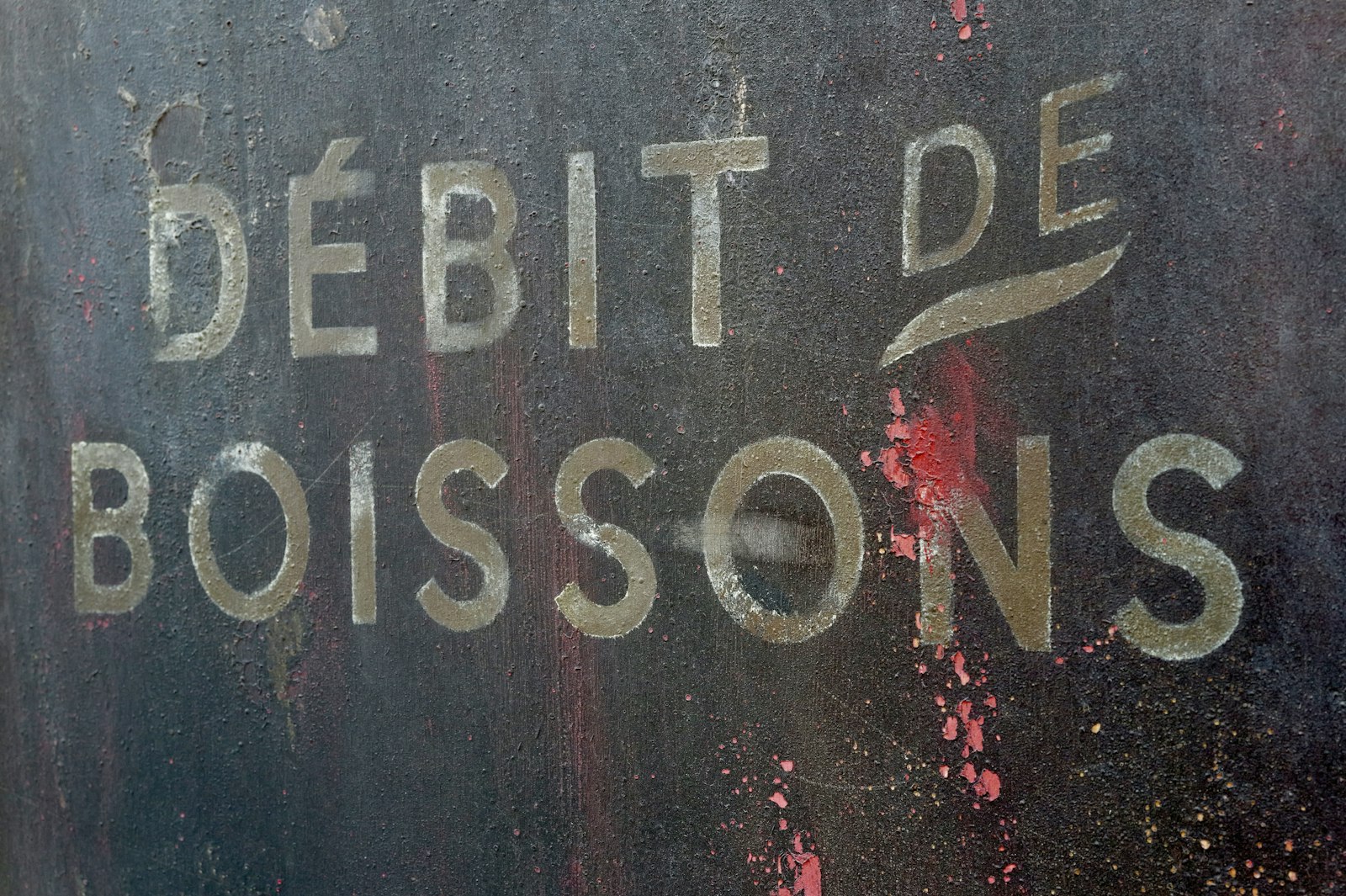 TotalEnergies : 8,3 milliards de bénéfices, mais quel impact pour vous à la pompe ?