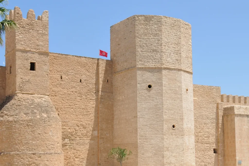 Monastir : ribat, plages et accès depuis l&rsquo;aéroport