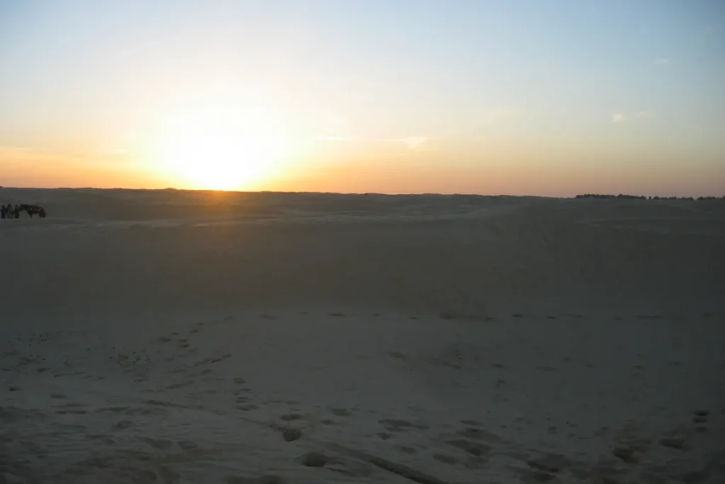 coucher de soleil sur les dunes de Douz